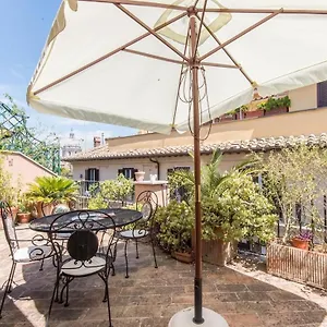  Appartement Condotti Terrace